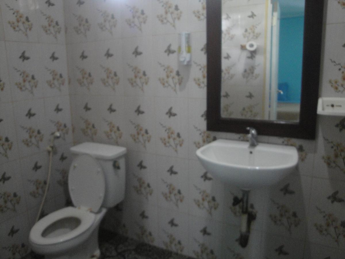 Yoyo'S Hotel Sekongkang Esterno foto
